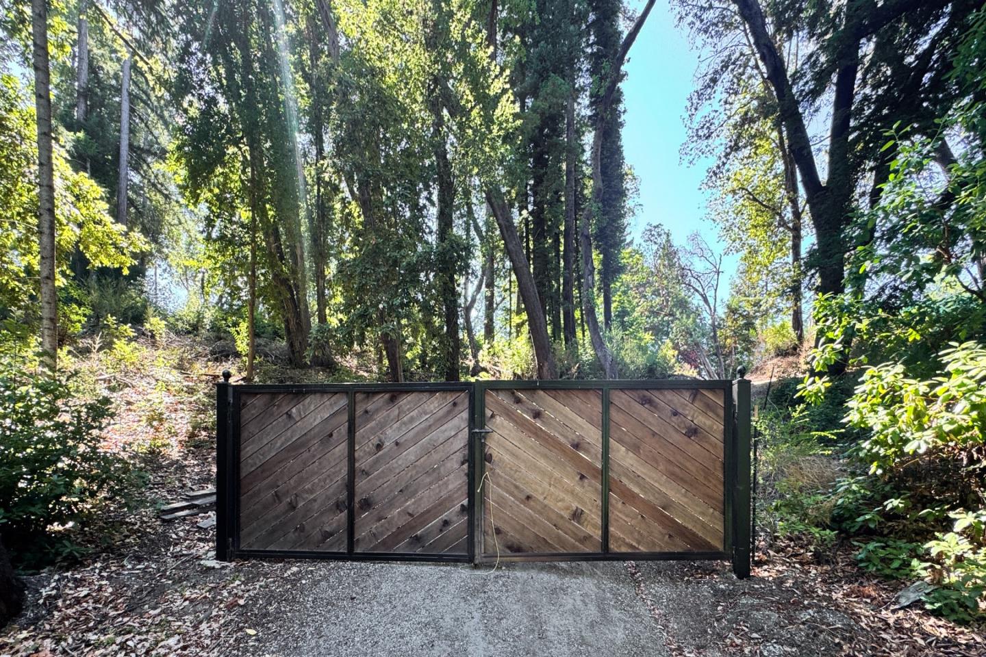 1200 Roberts Road