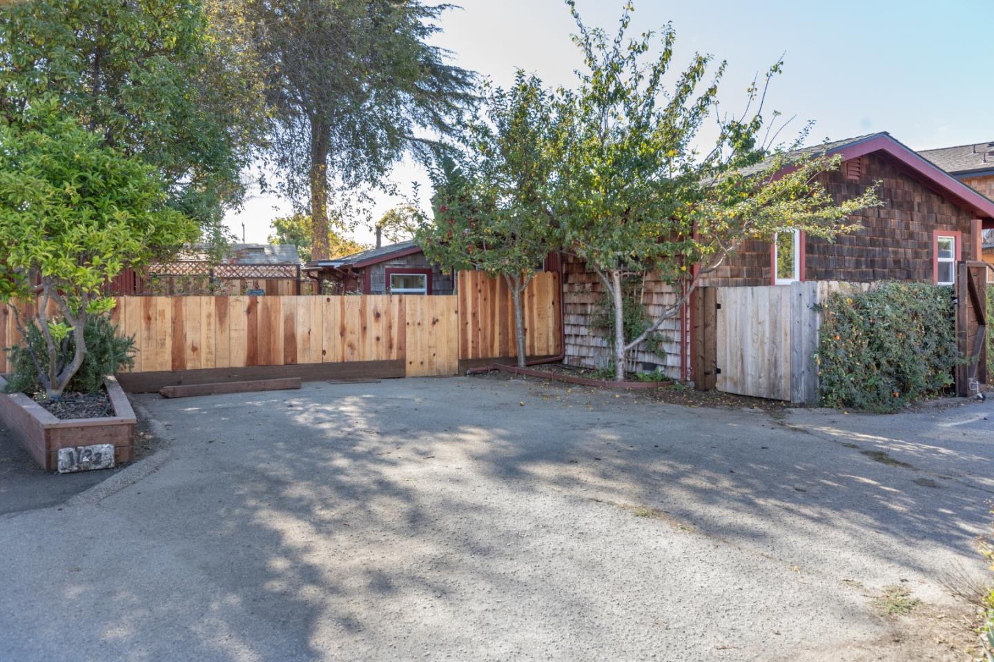 1122 Seabright Avenue