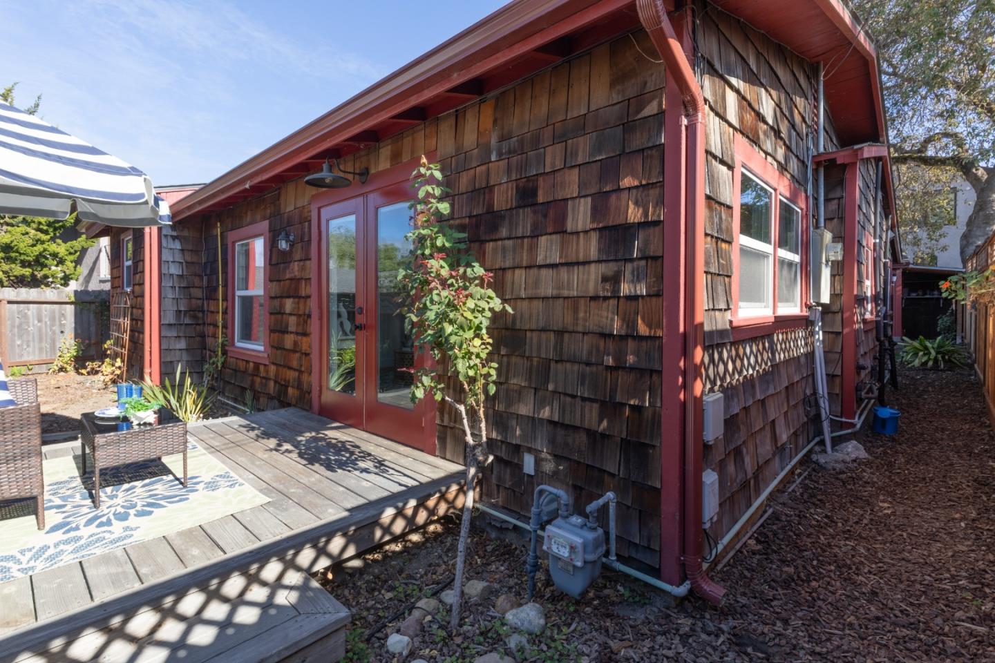 1122 Seabright Avenue