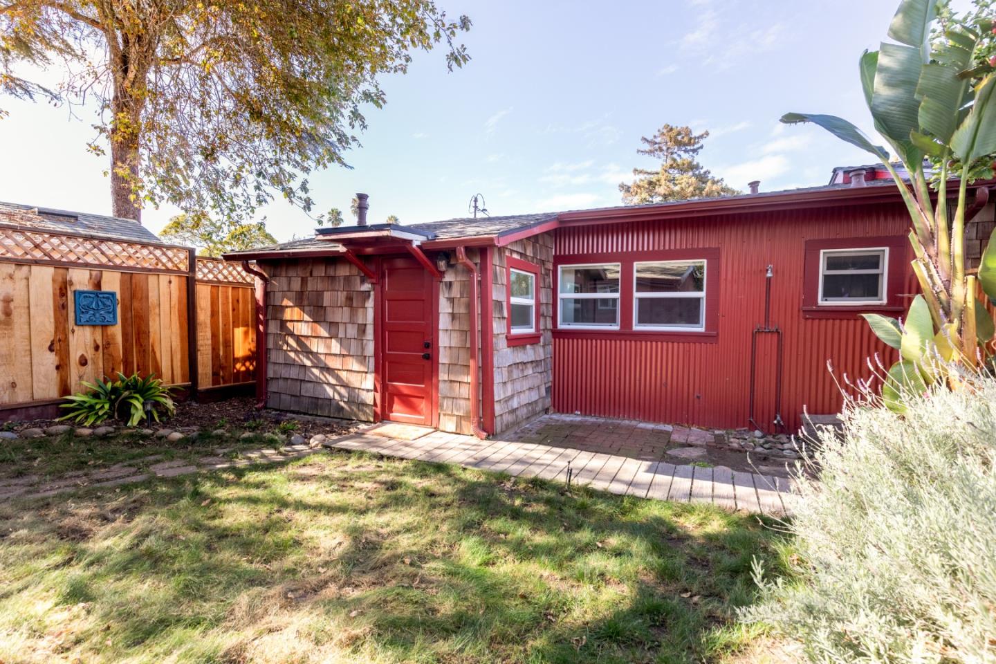 1122 Seabright Avenue