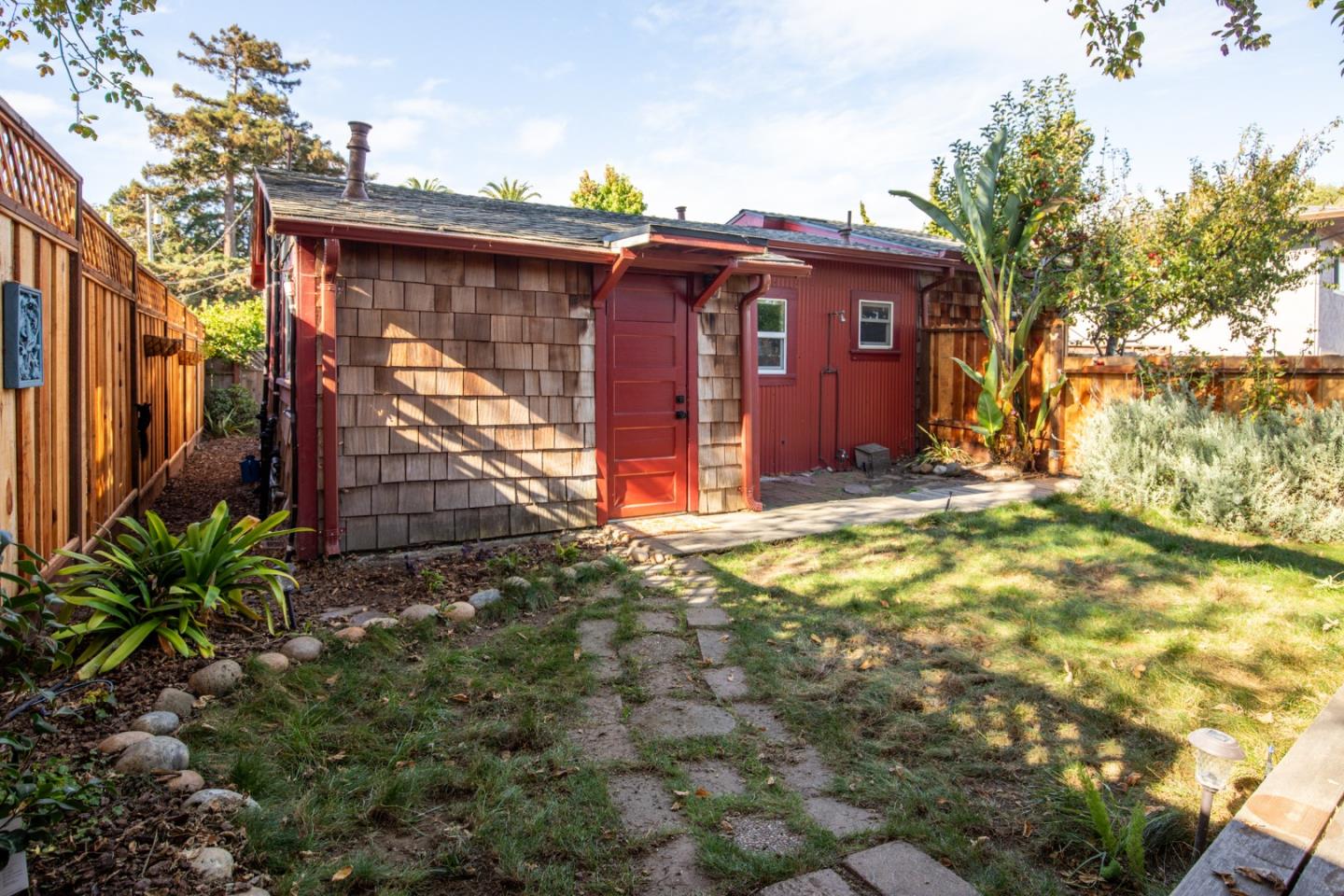 1122 Seabright Avenue
