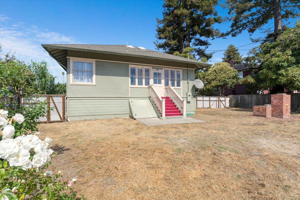 234 Maple Avenue