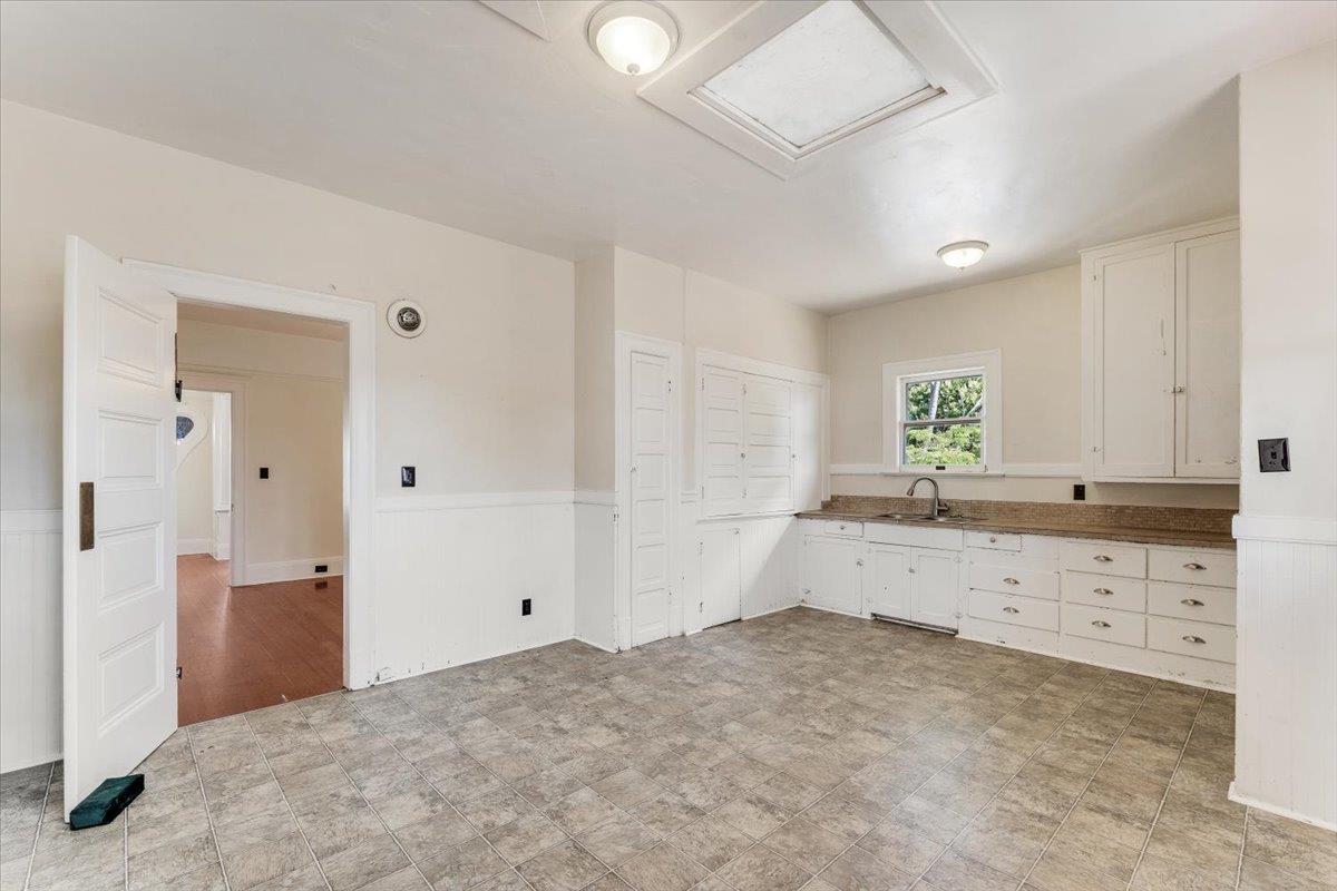234 Maple Avenue