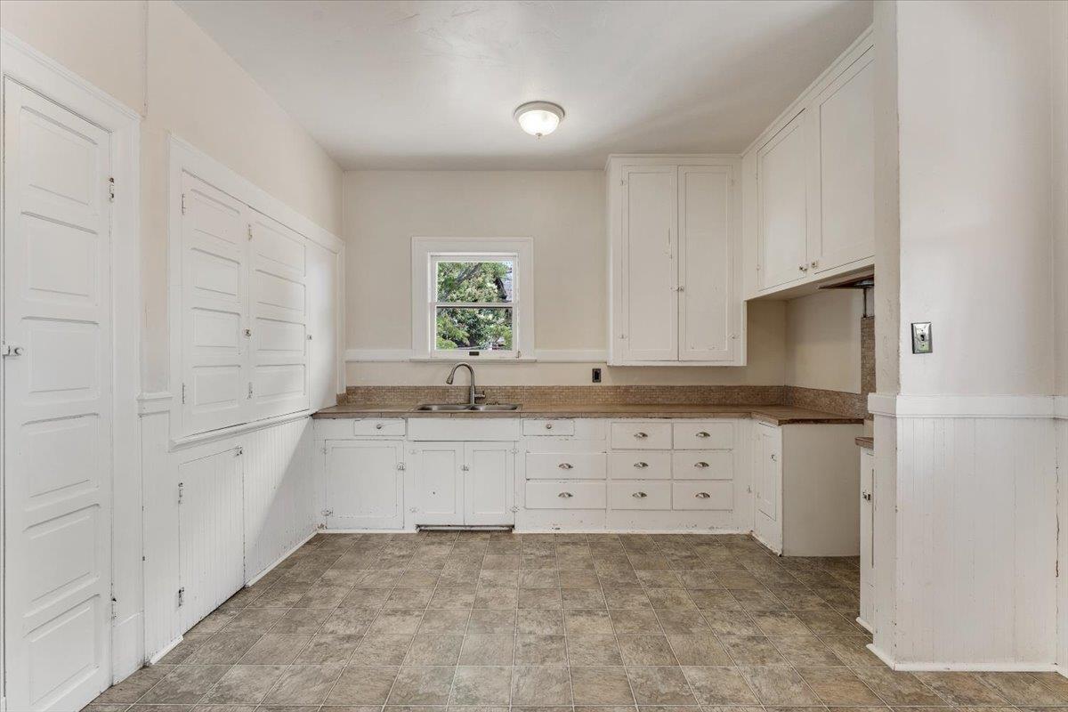 234 Maple Avenue