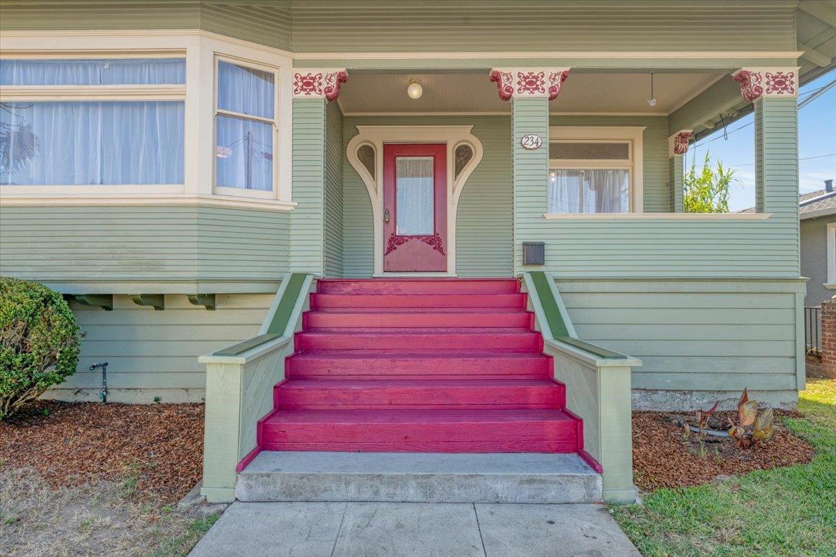 234 Maple Avenue