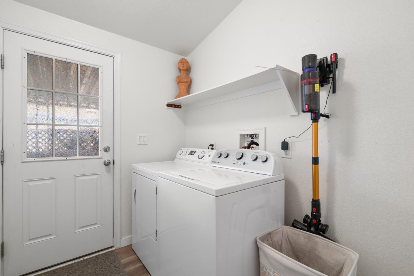 2395 Delaware AVE 88