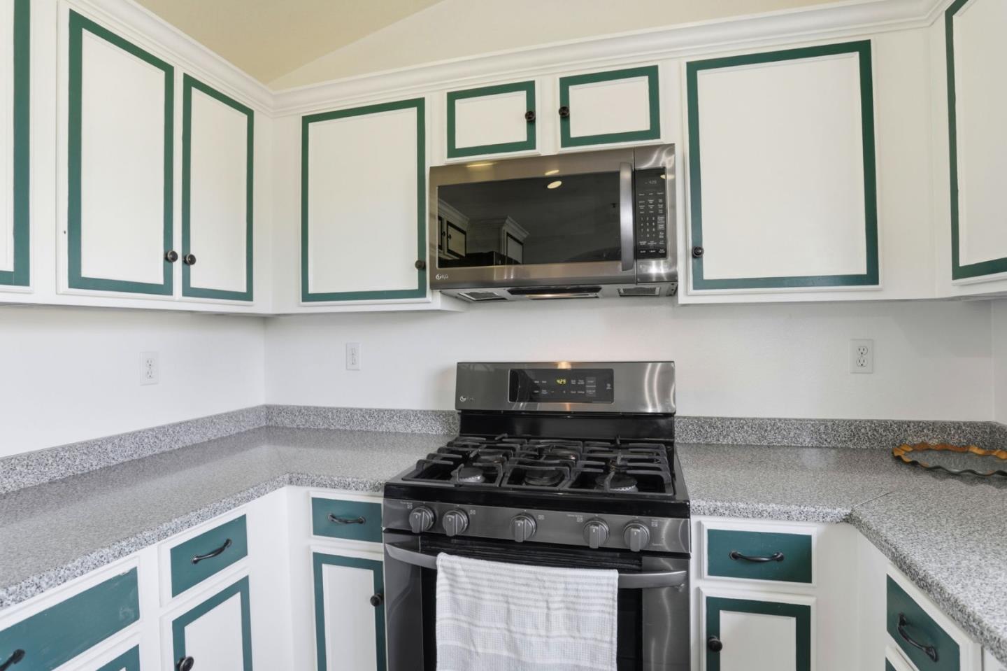125 Lapis Drive