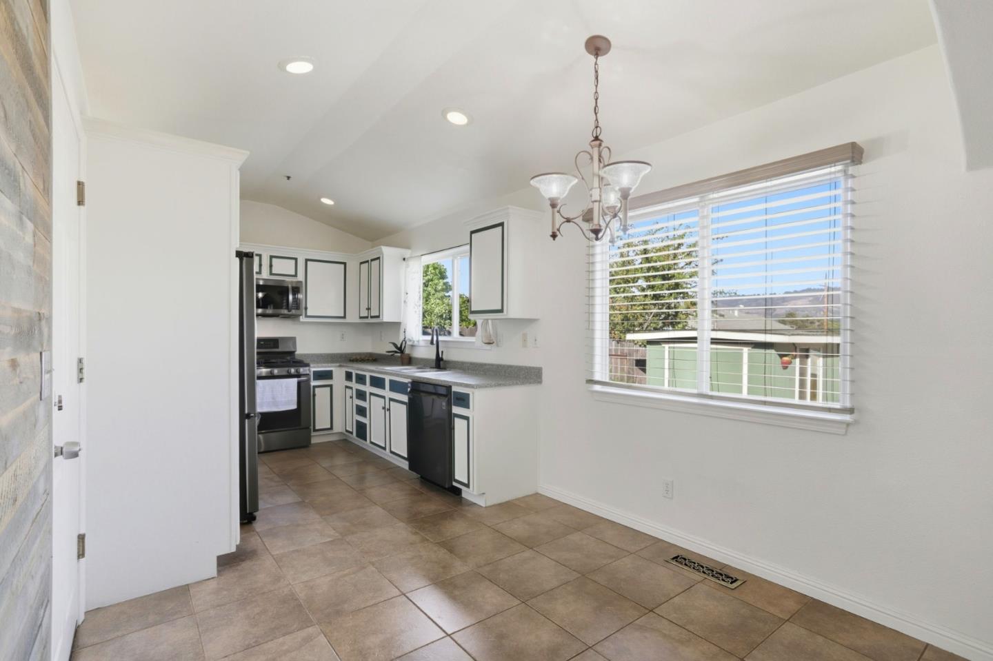 125 Lapis Drive