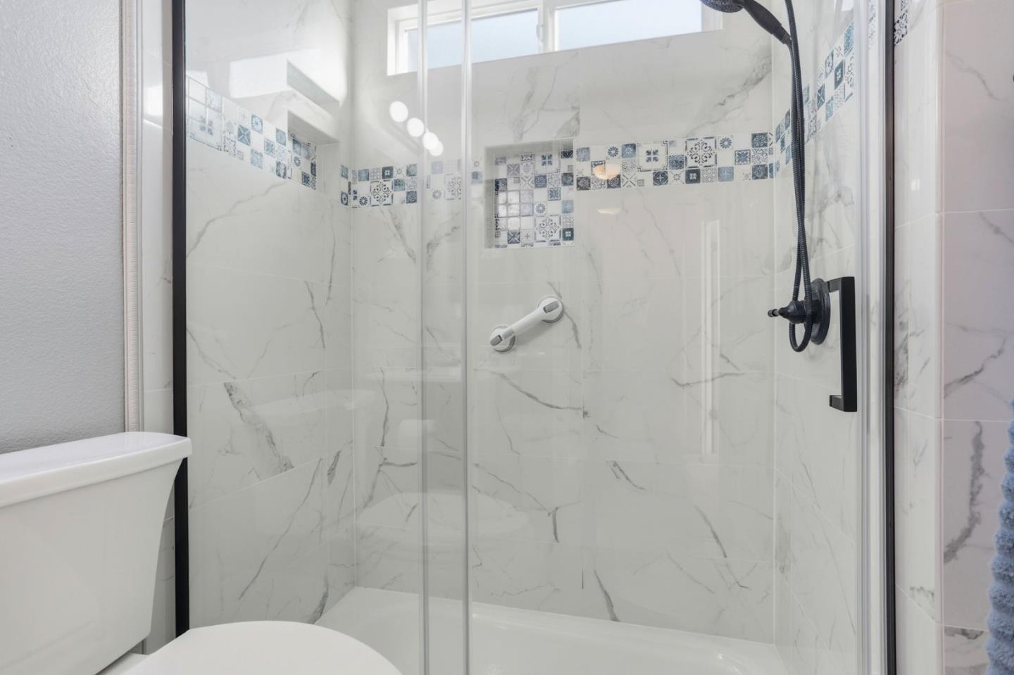 125 Lapis Drive
