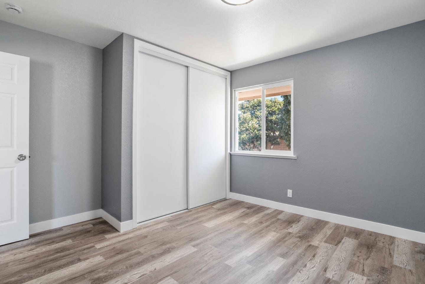 912 Acosta Plaza 11