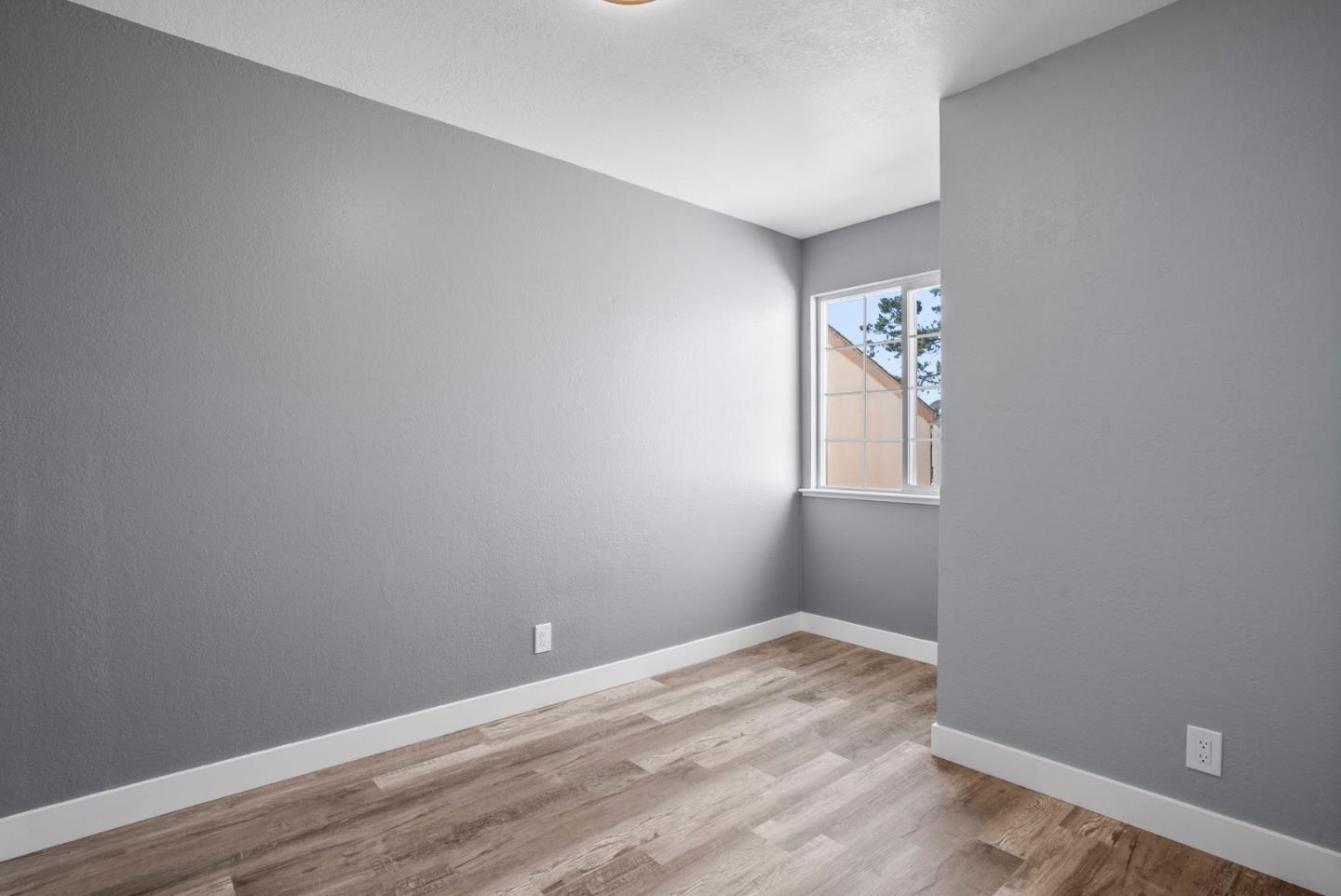 912 Acosta Plaza 11