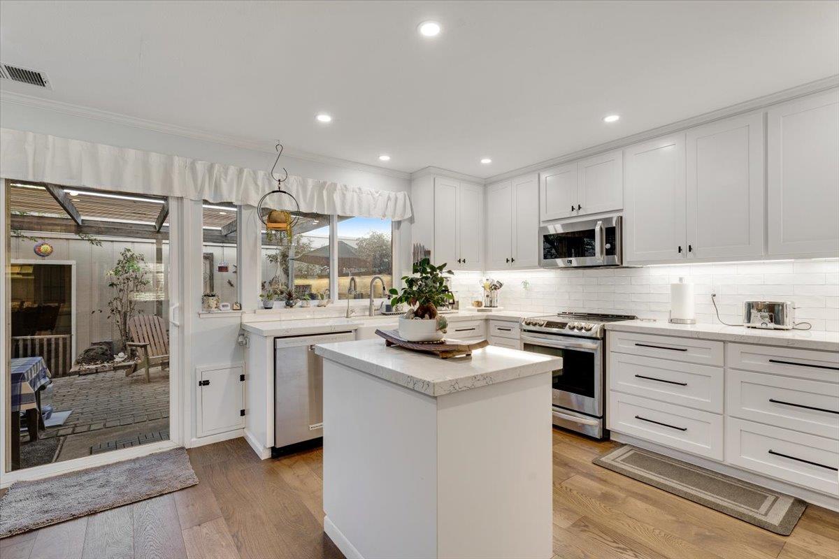 4568 Cimarron River Court