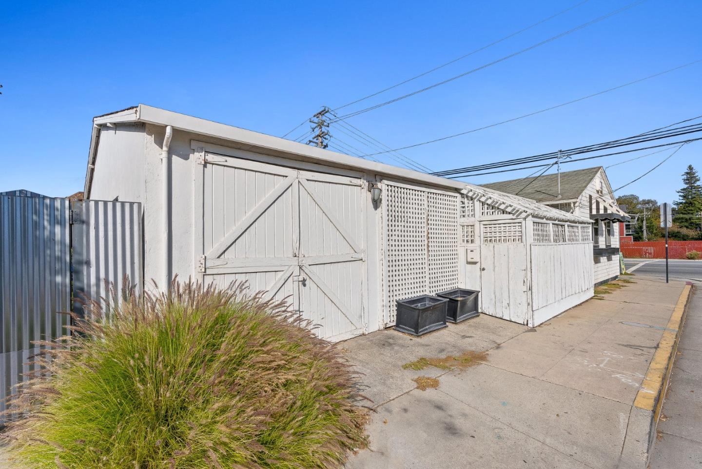 901 River Street