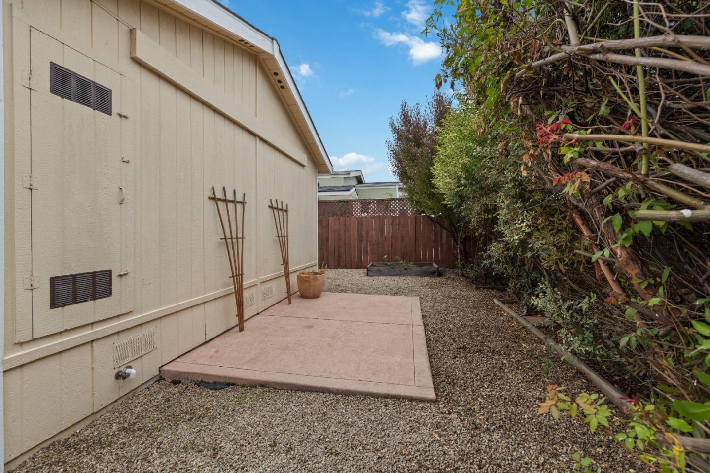 144 Holm RD 75