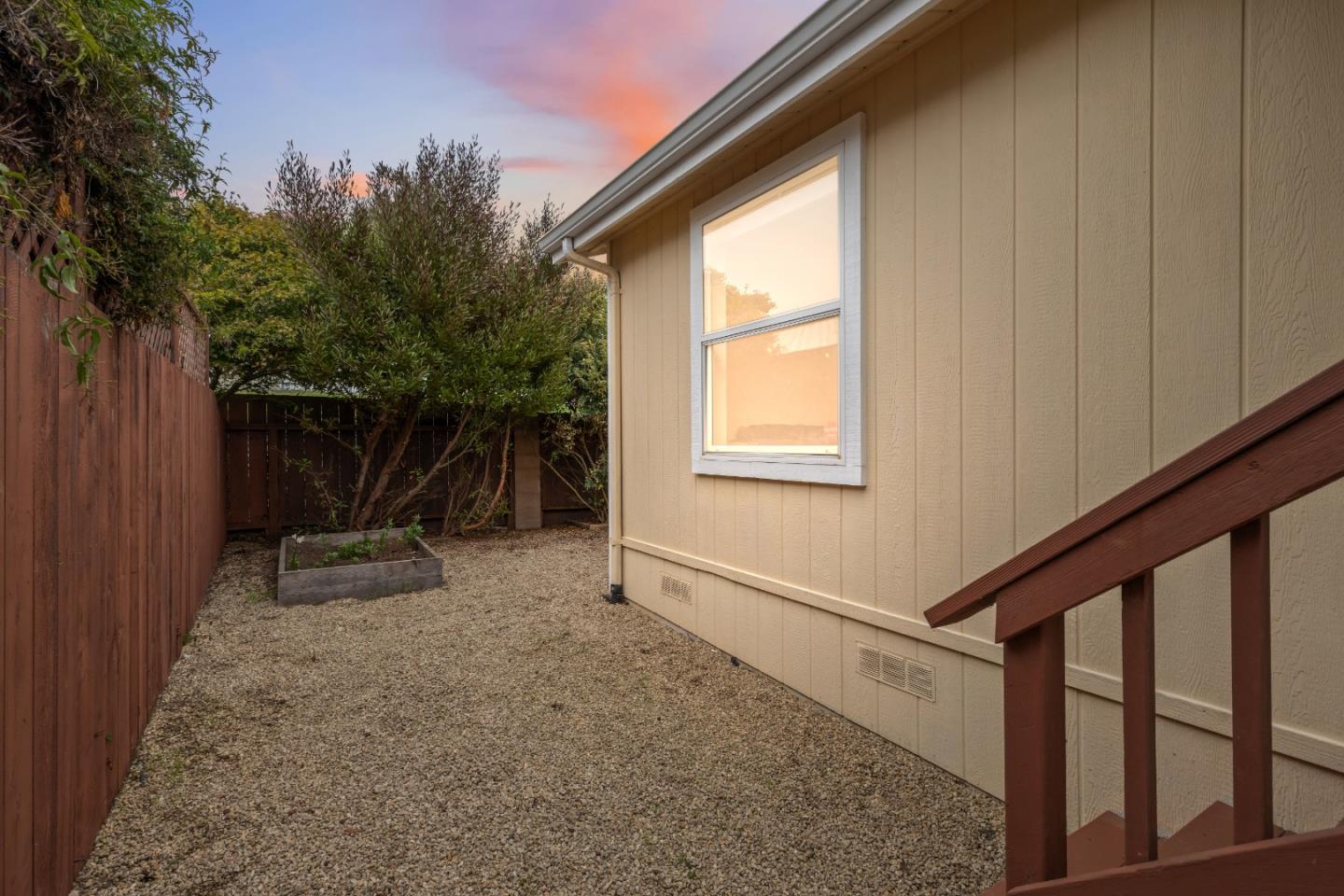 144 Holm RD 75