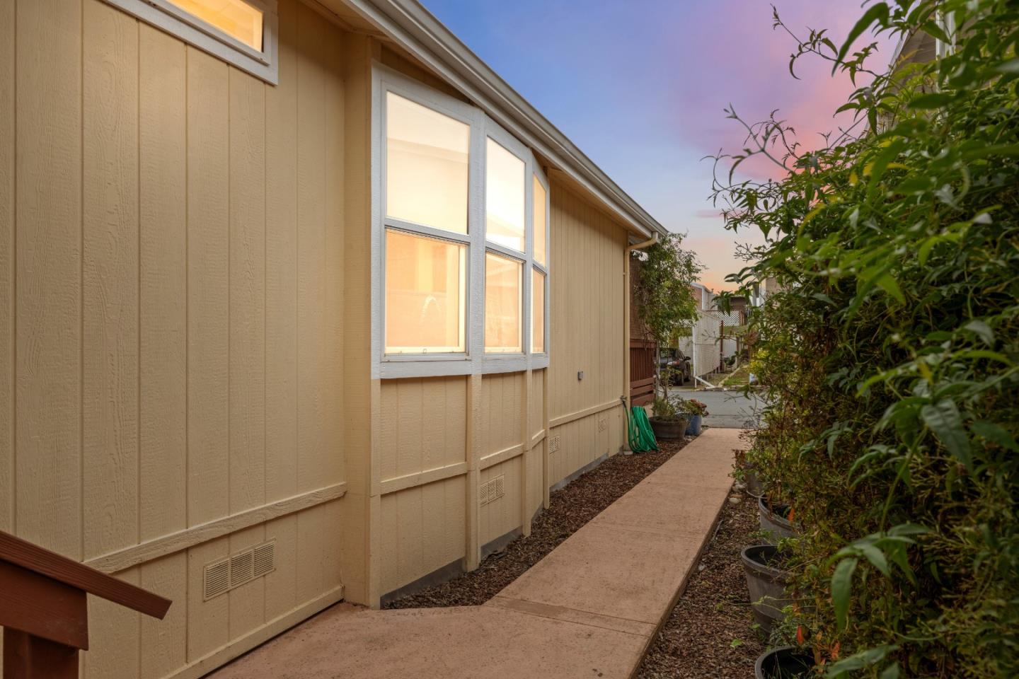 144 Holm RD 75