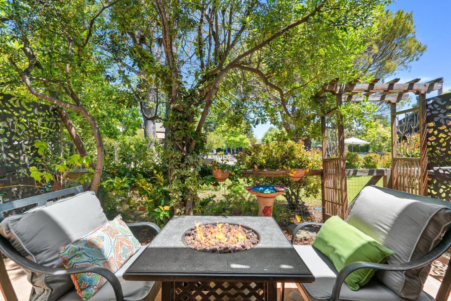 102 Tree Frog LN