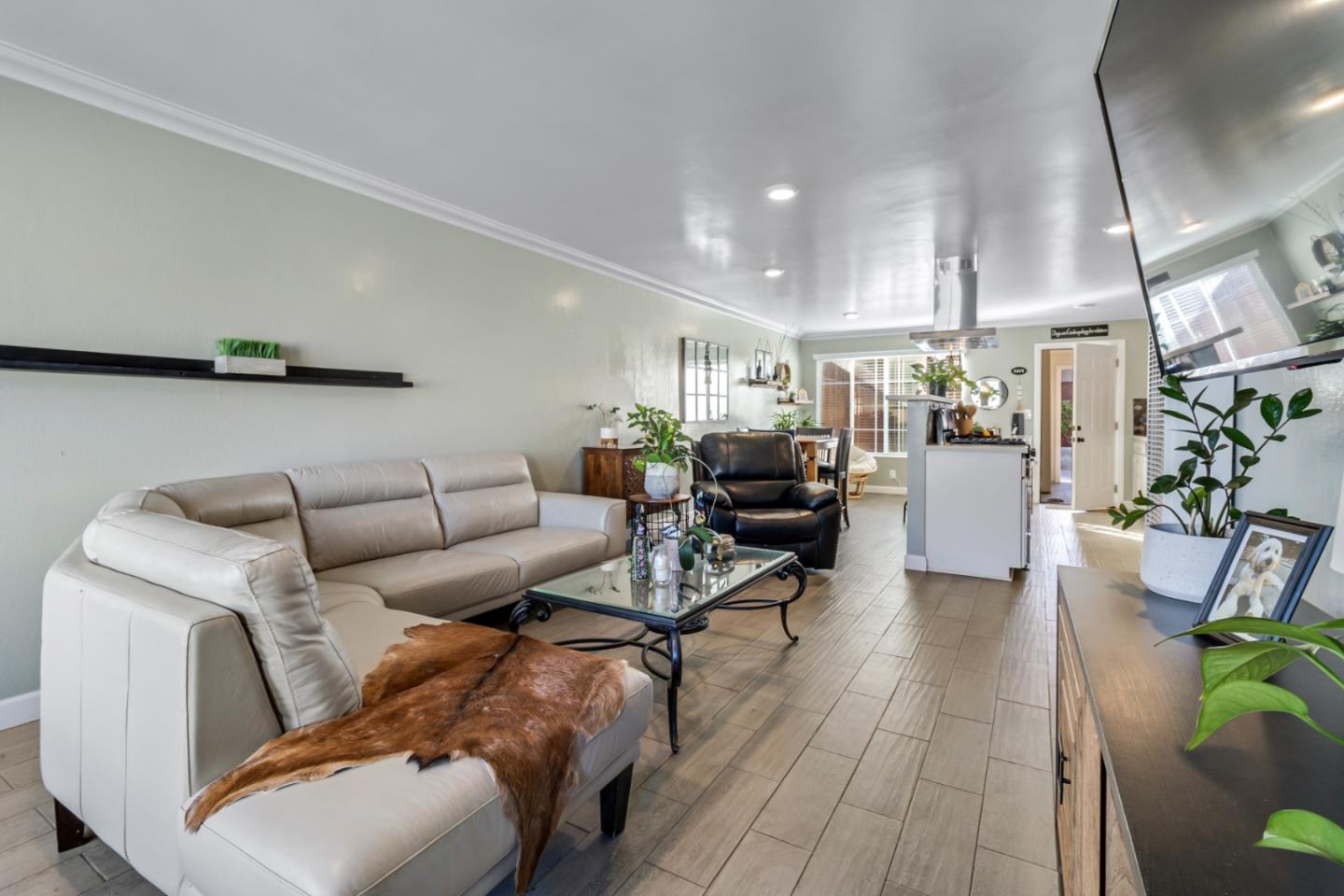 1667 Klamath Drive