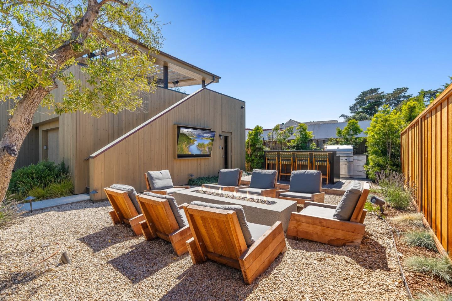 1122 West Cliff Drive