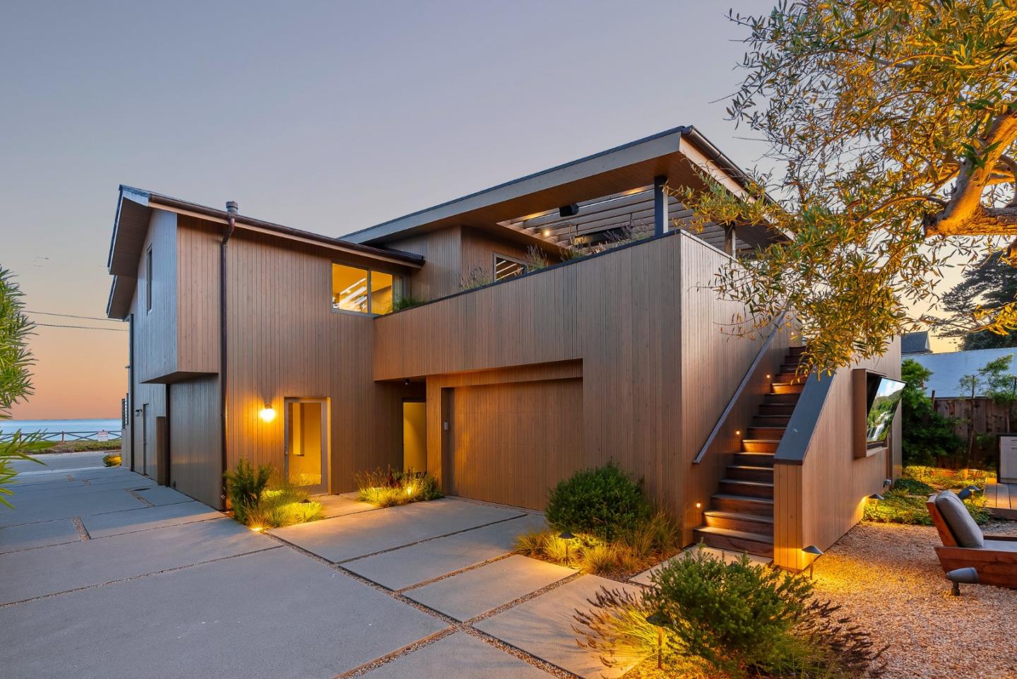 1122 West Cliff Drive