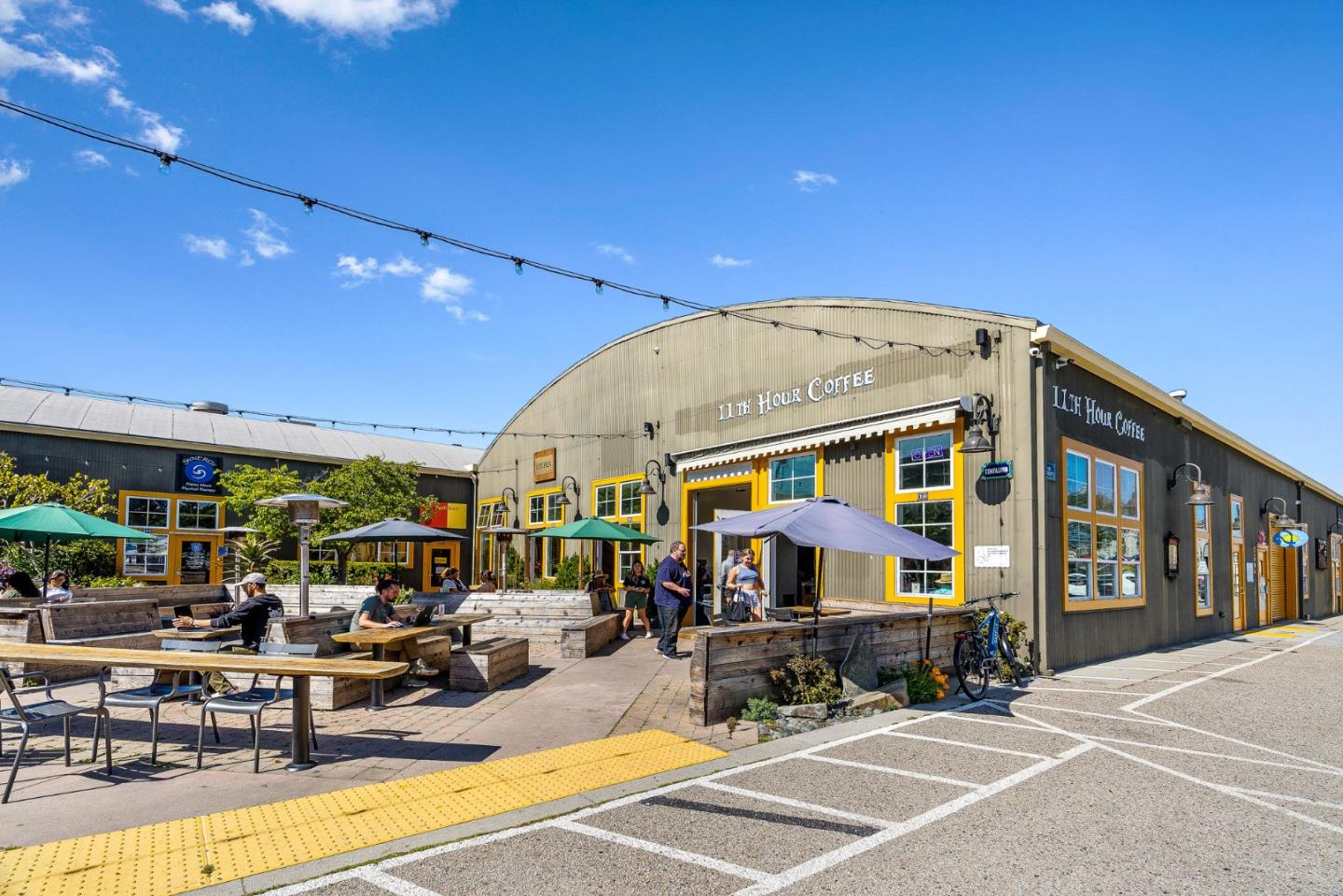 1122 West Cliff Drive