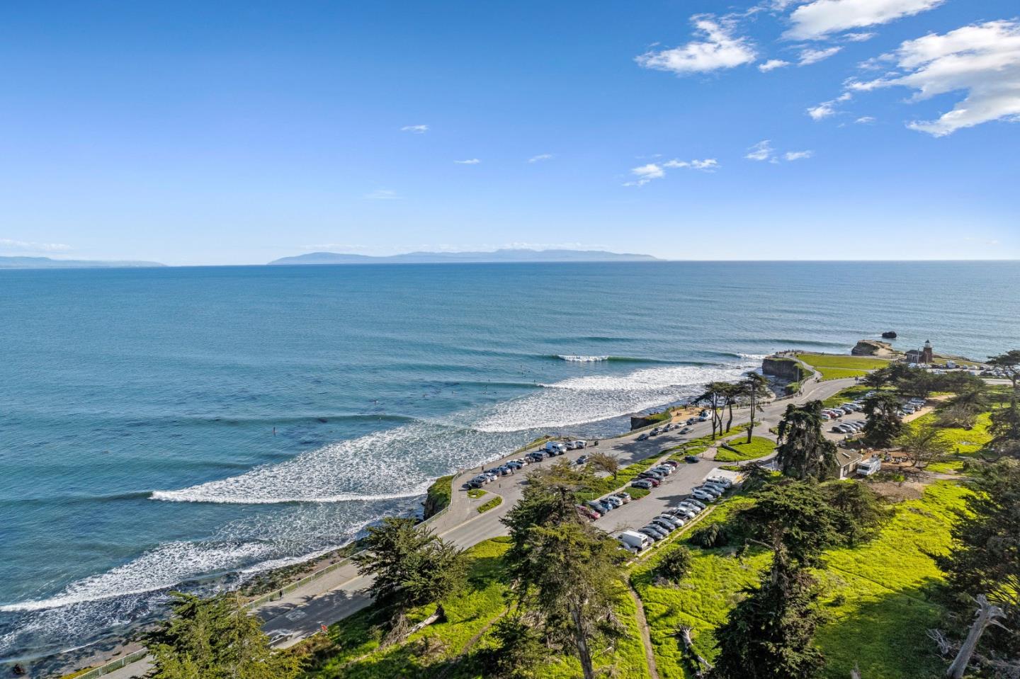 1122 West Cliff Drive