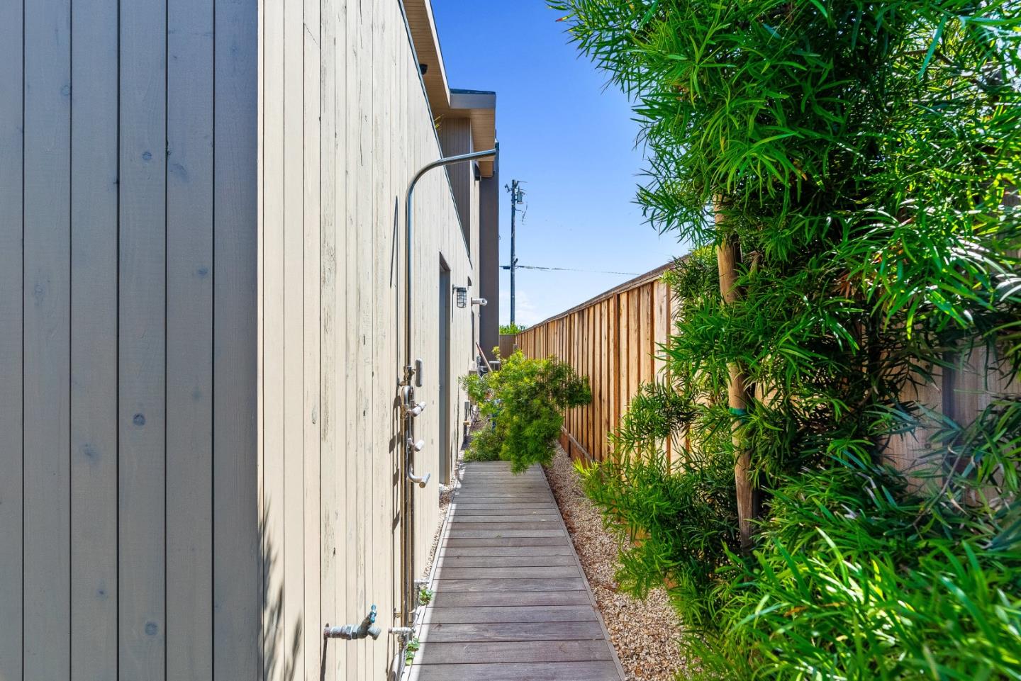 1122 West Cliff Drive