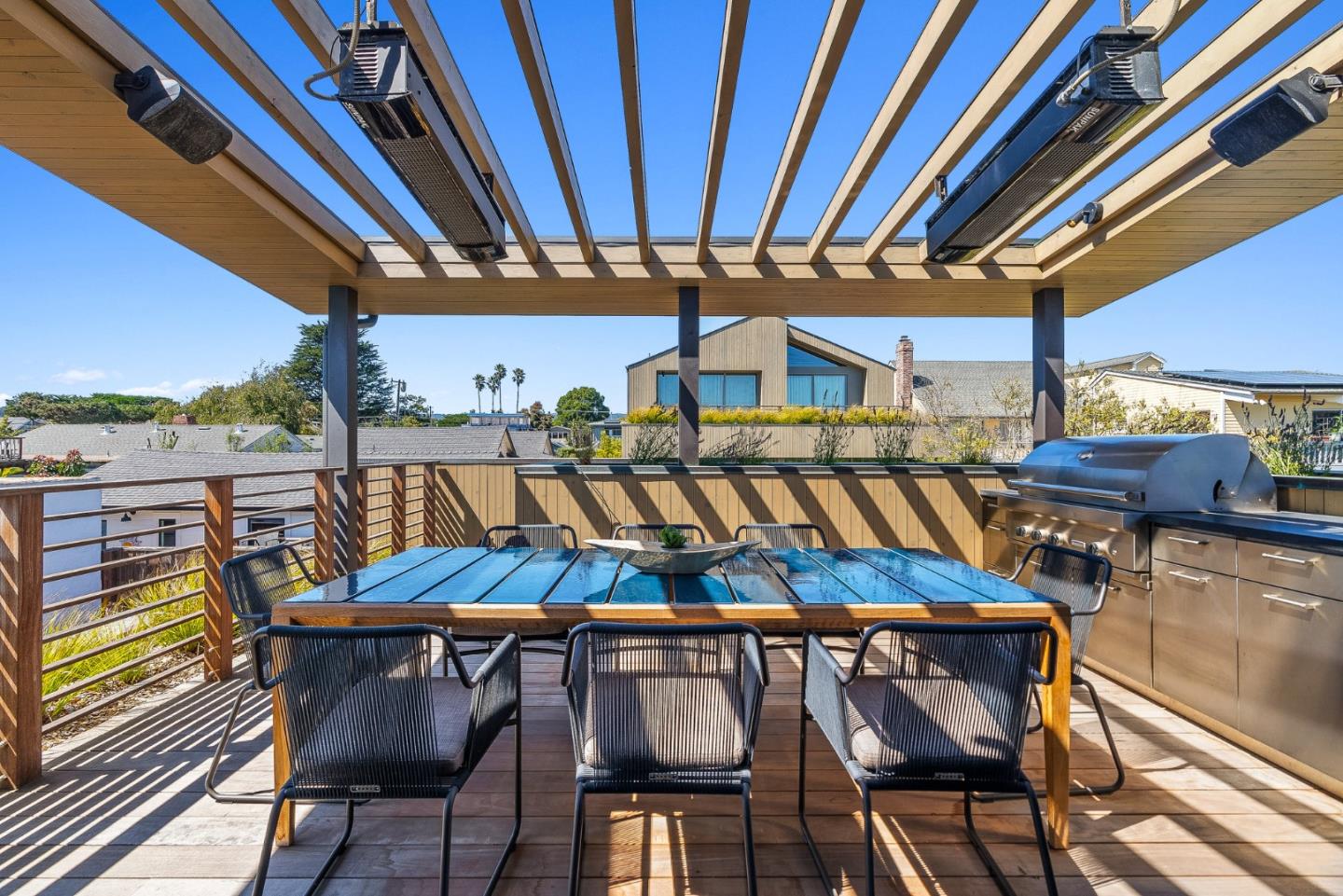 1122 West Cliff Drive