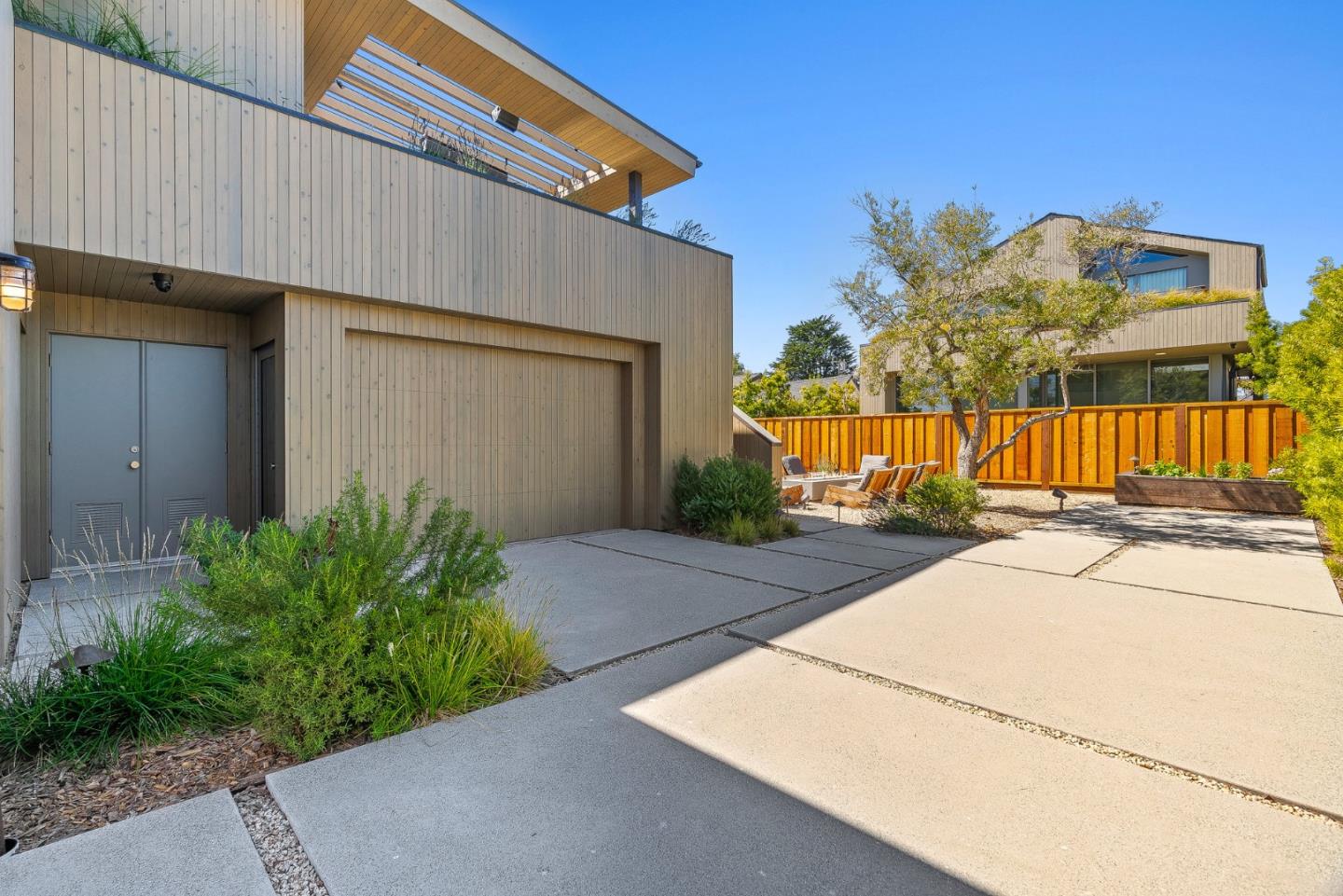 1122 West Cliff Drive