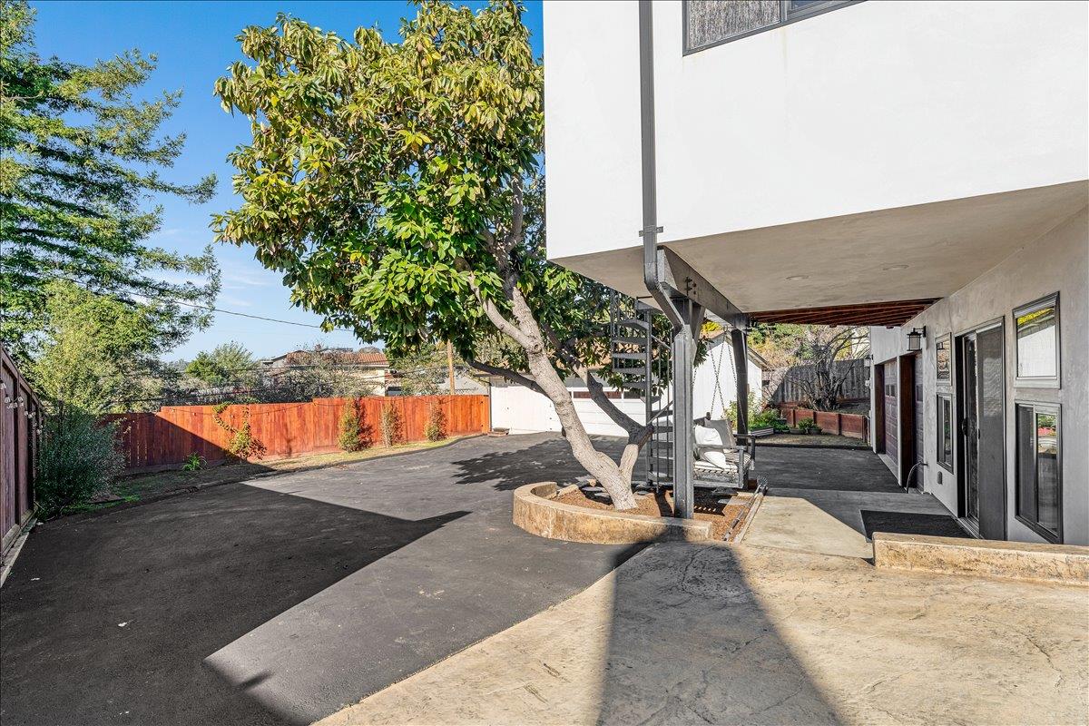 3025 Crystal Heights Drive