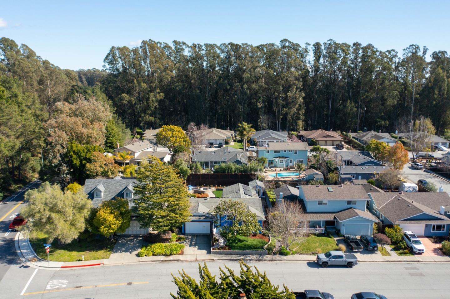 1009 Sir Francis Avenue