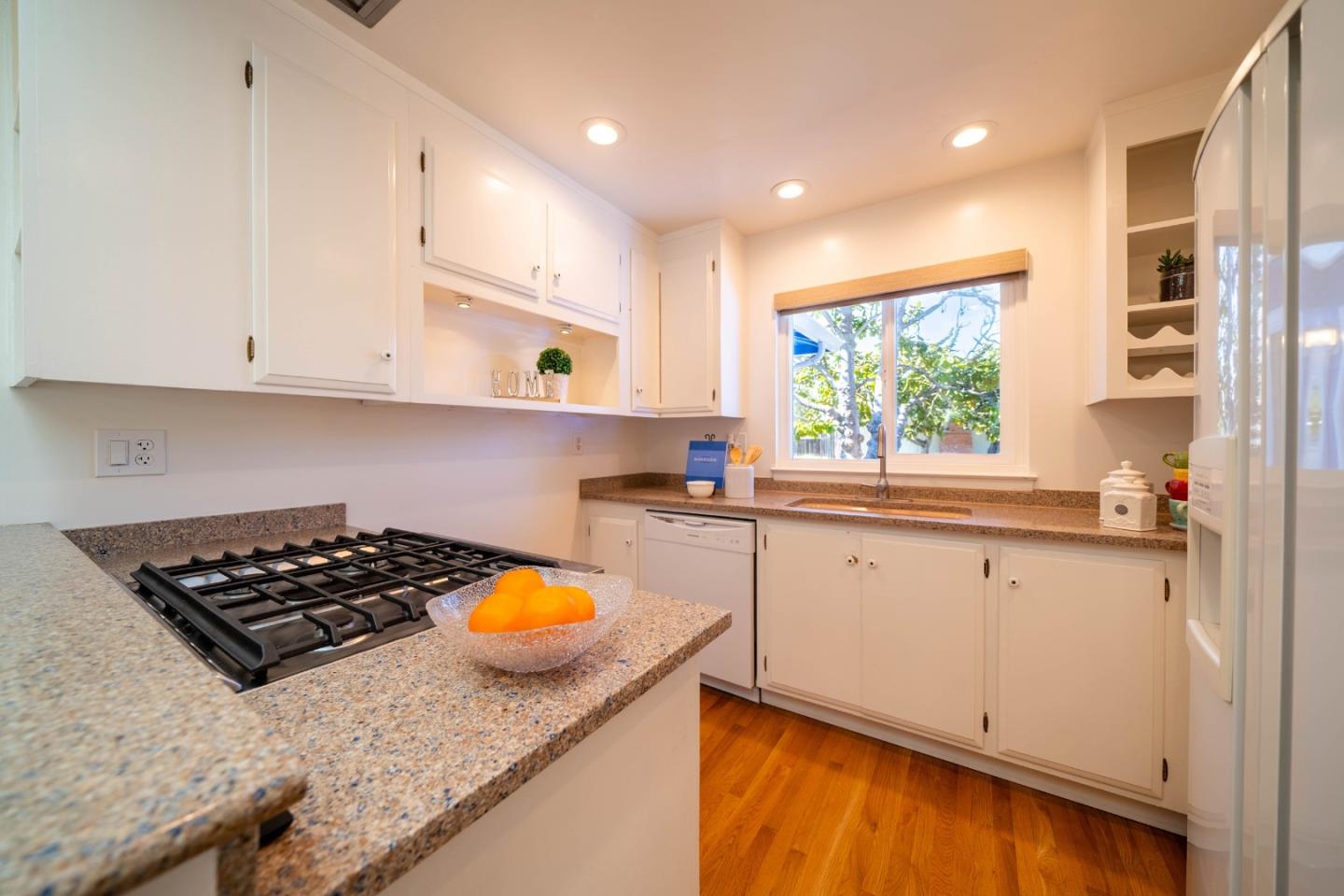 1009 Sir Francis Avenue