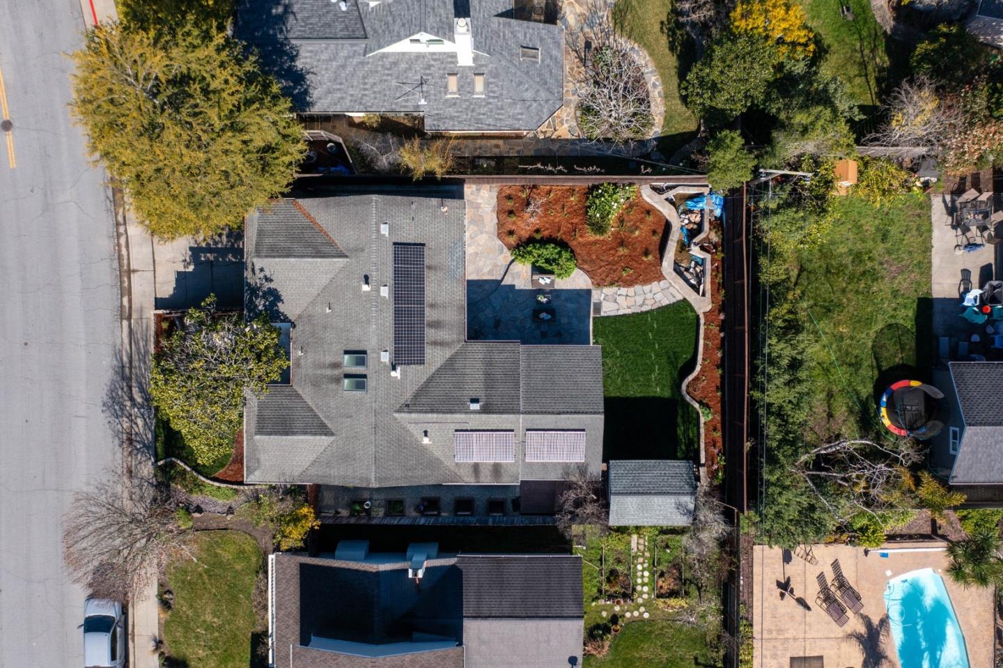 1009 Sir Francis Avenue