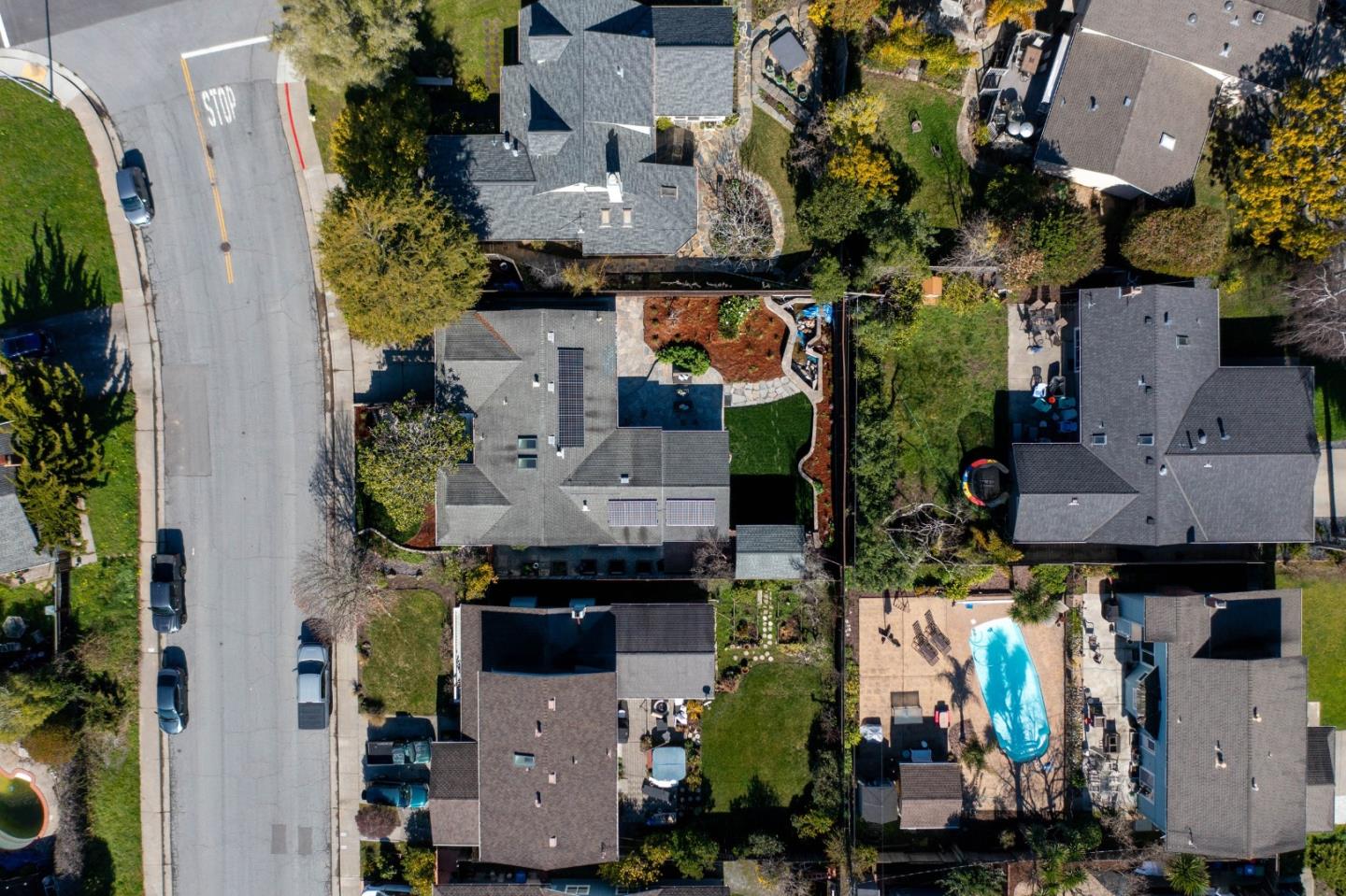 1009 Sir Francis Avenue