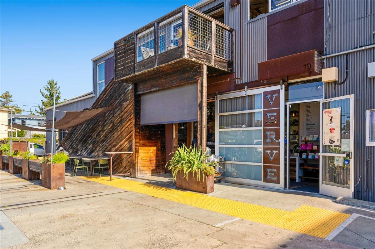 208 Mountain View Avenue