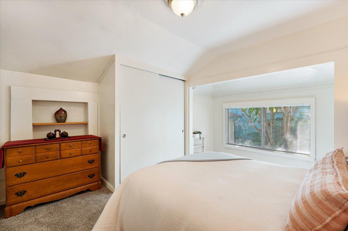 208 Mountain View Avenue