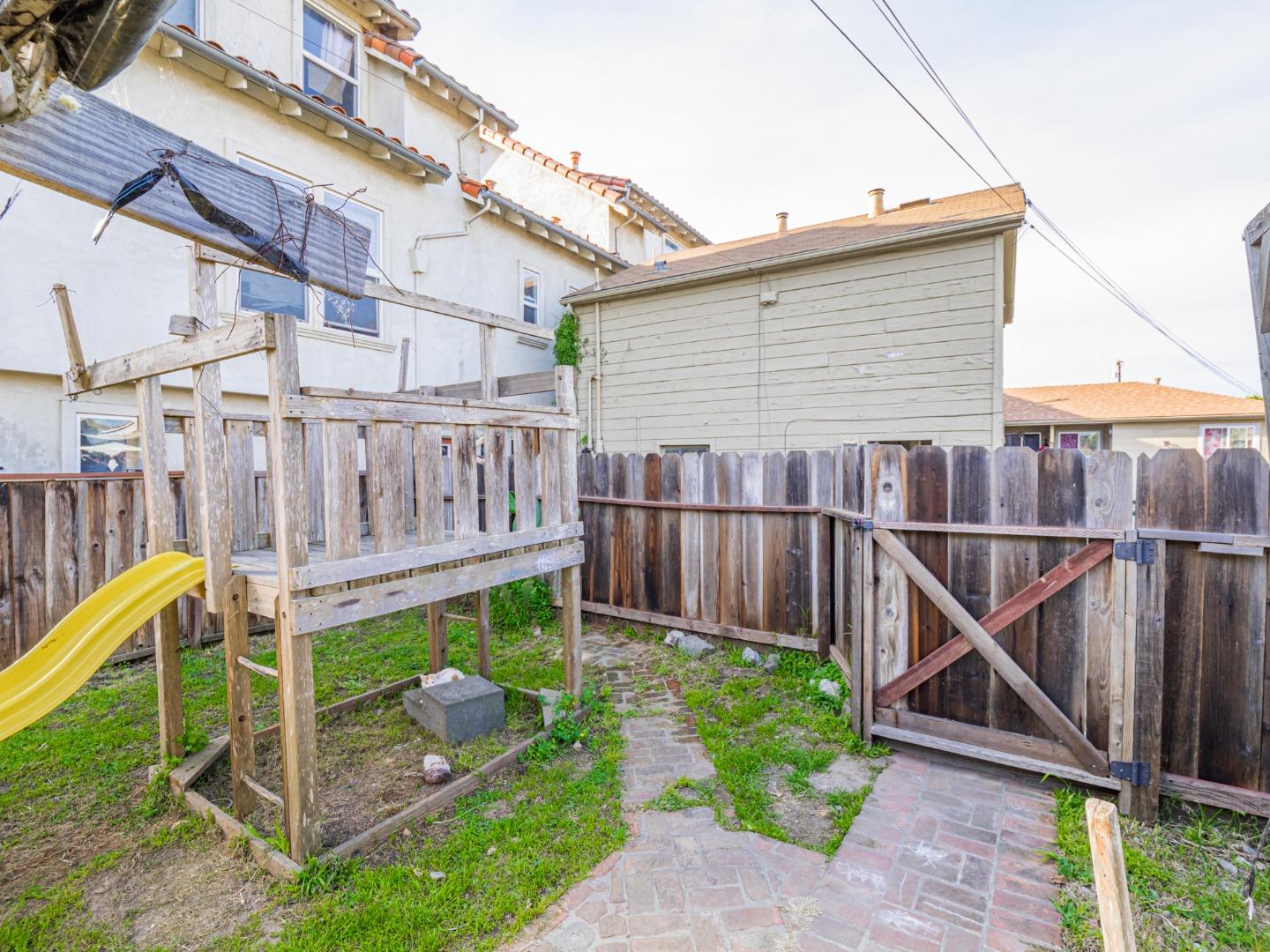 215 Palm Avenue