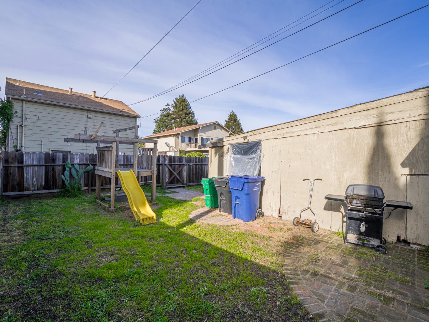 215 Palm Avenue
