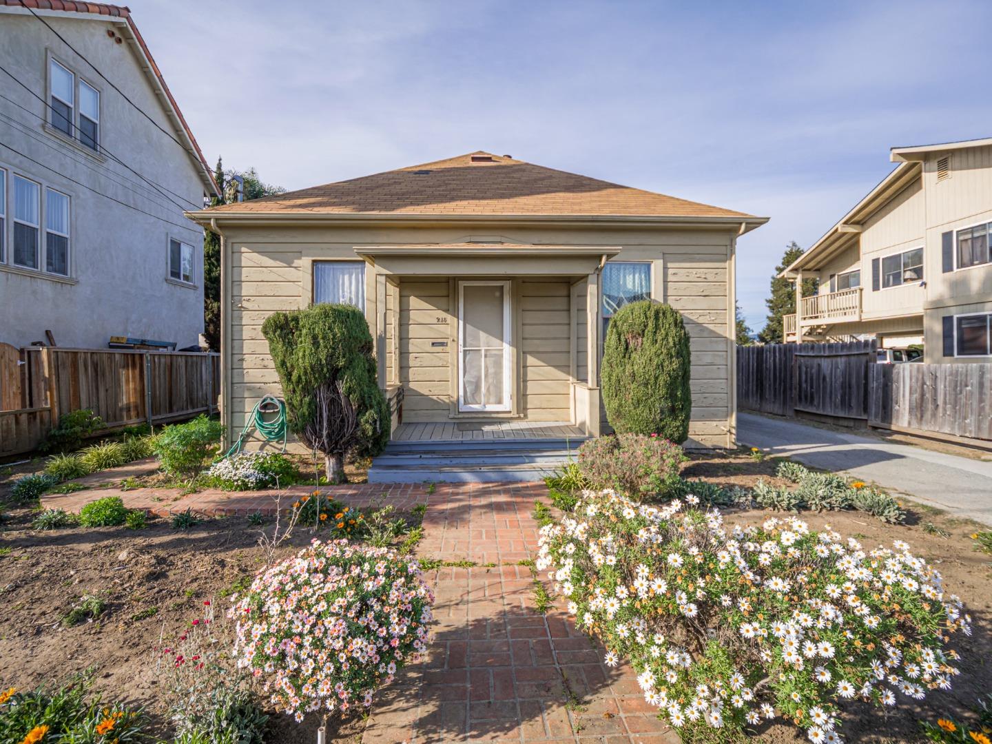 215 Palm Avenue
