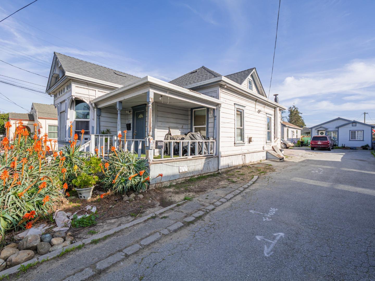 140 East Riverside Drive