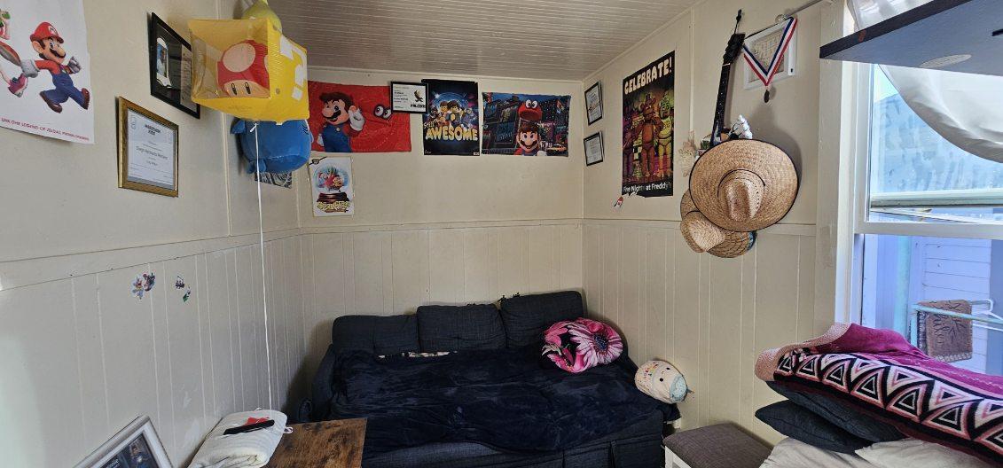 140 East Riverside Drive