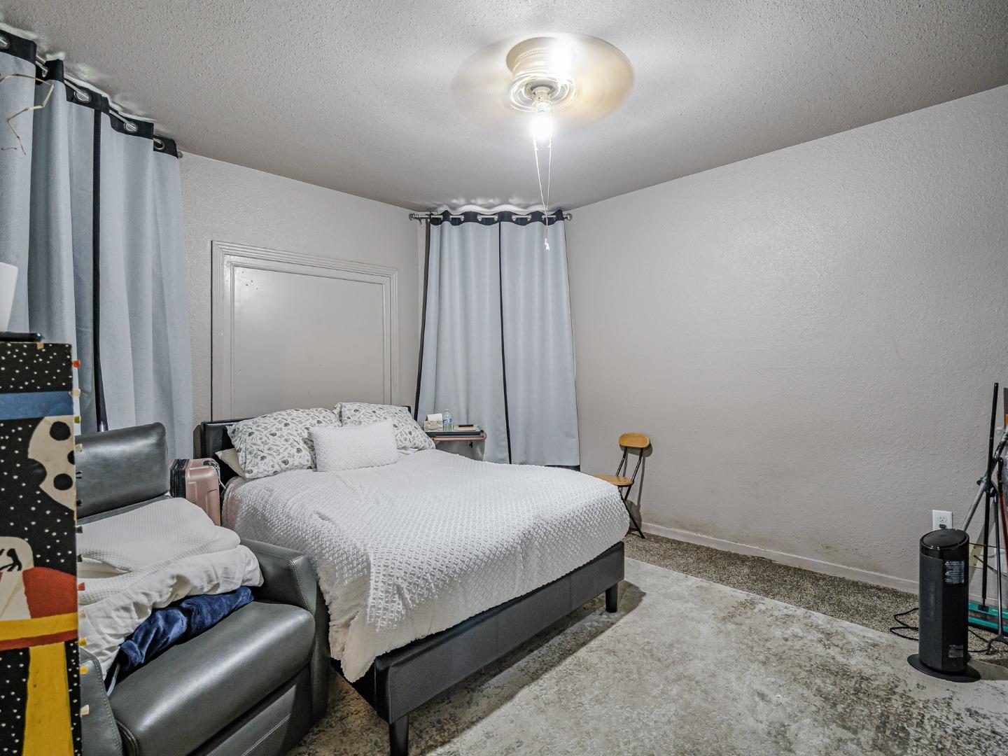 140 East Riverside Drive