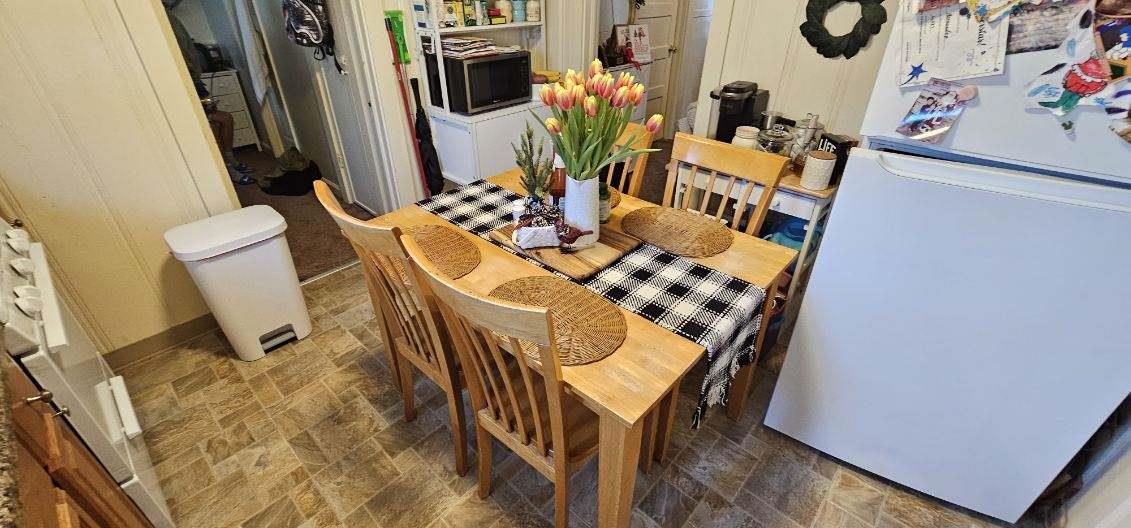 140 East Riverside Drive