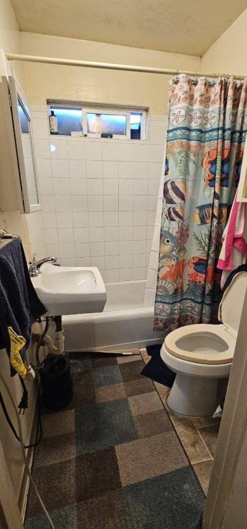 140 East Riverside Drive