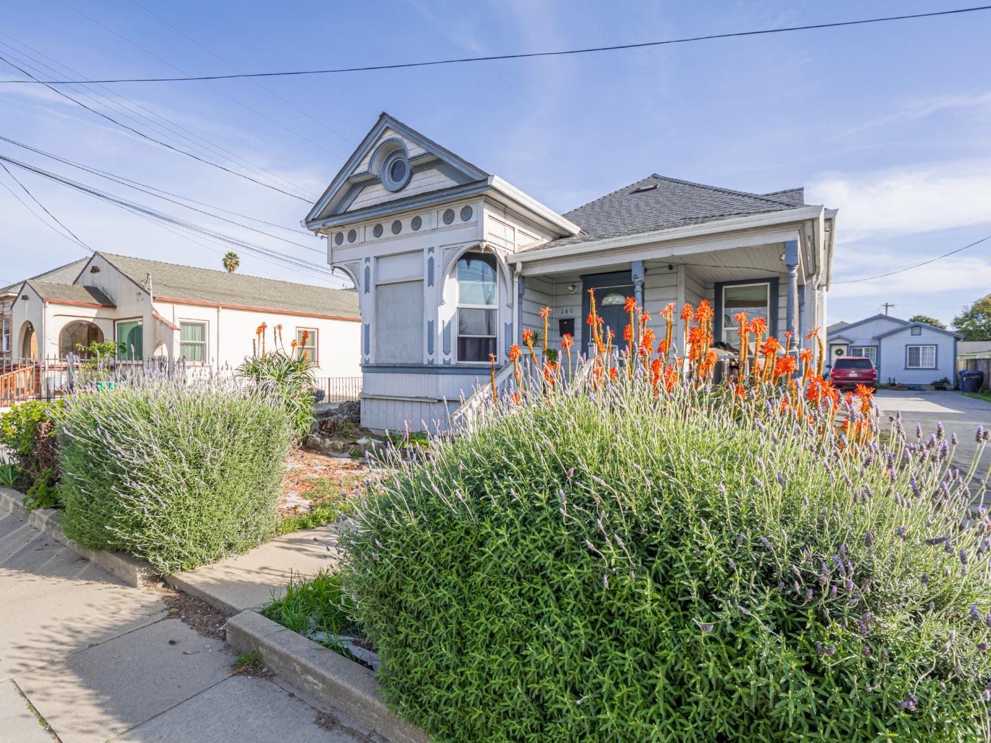 140 East Riverside Drive