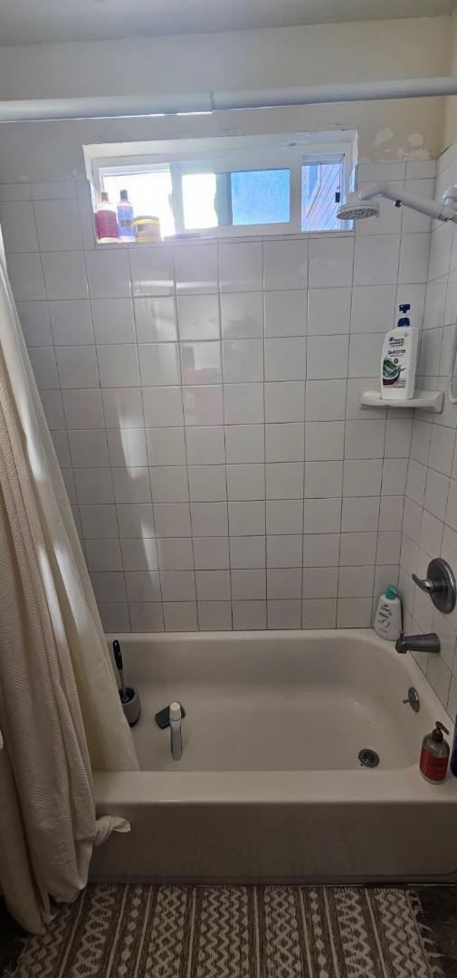 140 East Riverside Drive