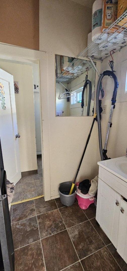 140 East Riverside Drive