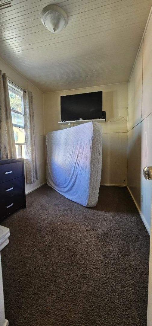 140 East Riverside Drive