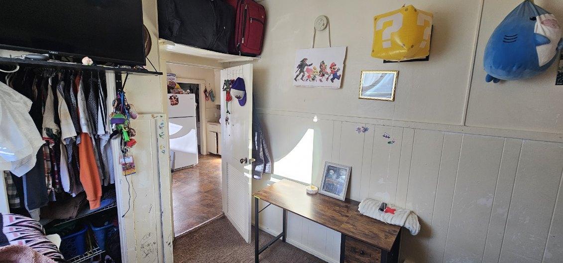 140 East Riverside Drive