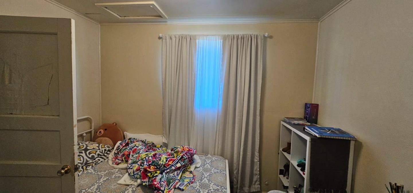 140 East Riverside Drive